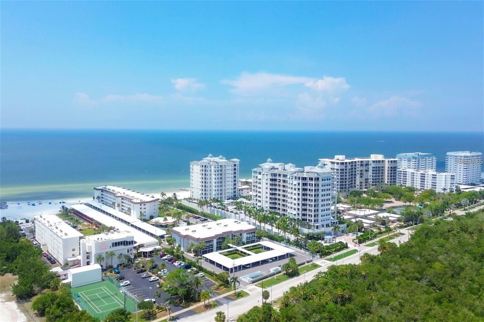 Property Photo: 2100 Benjamin Franklin Club 204 FL 34236