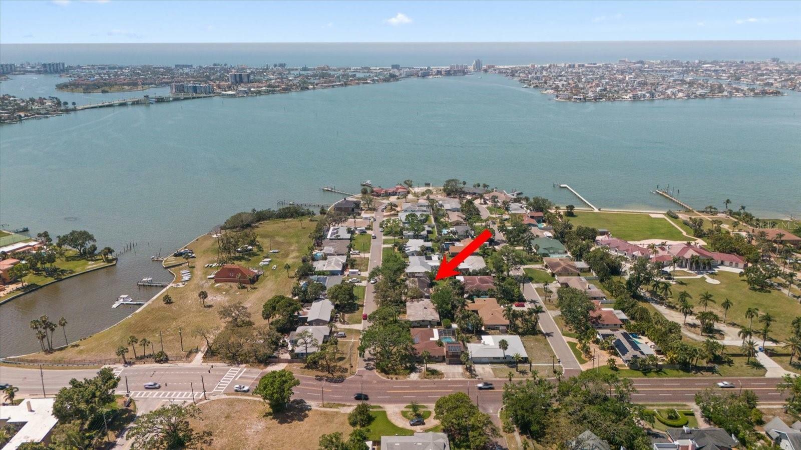 Property Photo: 7909 Garden Drive N FL 33710