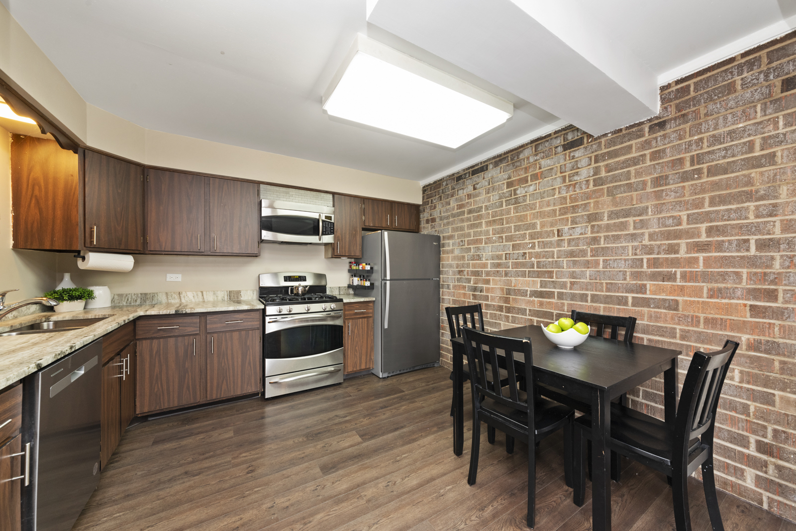 Property Photo: 124 E Bailey Road J IL 60565