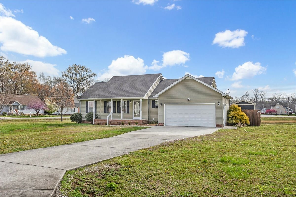 Property Photo: 691 Indian Springs Cir TN 37355