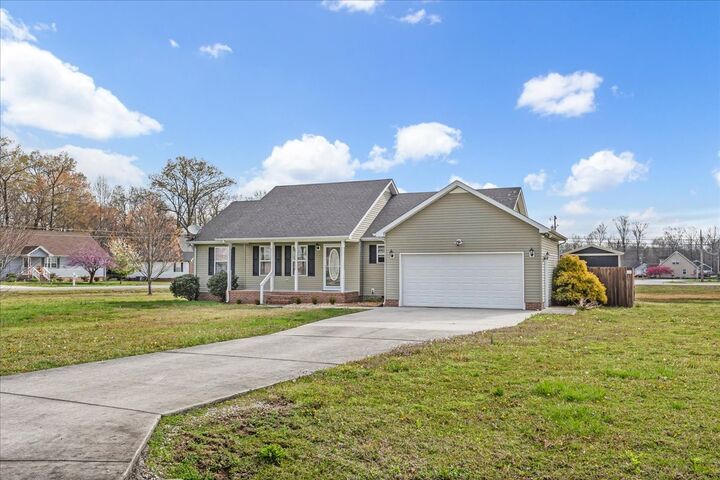 Property Photo: 691 Indian Springs Cir TN 37355