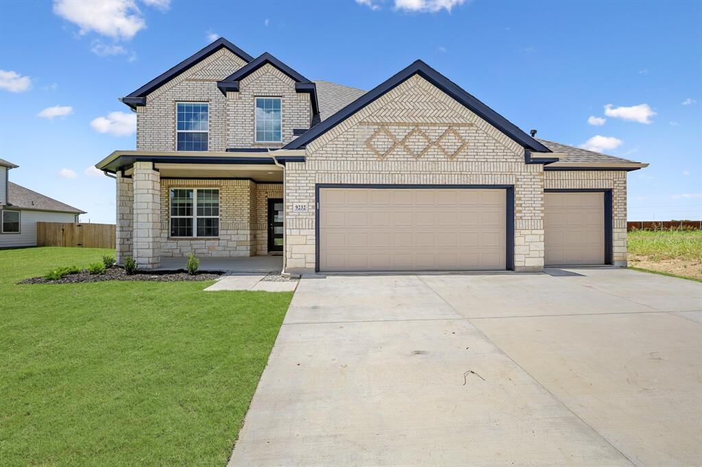 Property Photo: 9232 Kansas Pacific Drive TX 76036