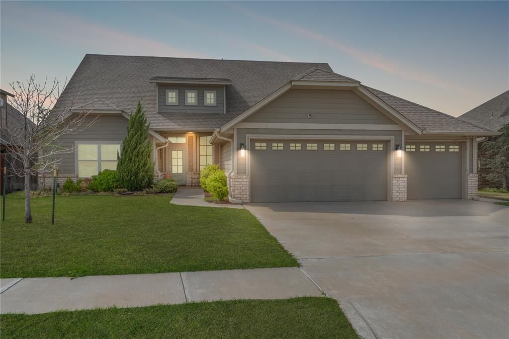 Property Photo:  10905 Millbrook Lane  OK 73162 