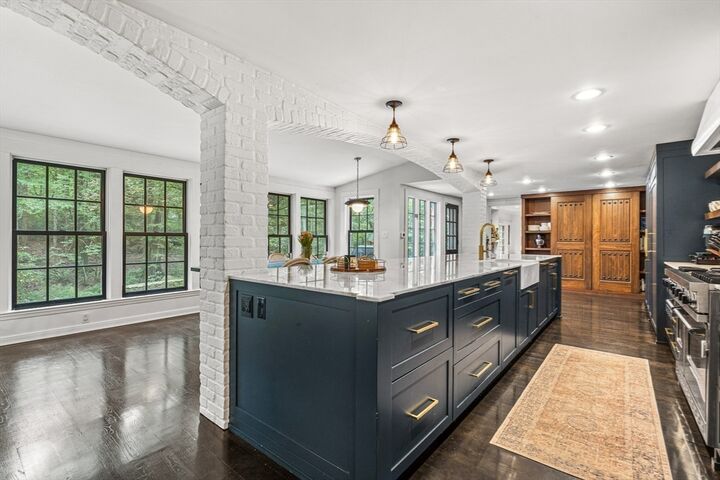 Property Photo:  19 Pelham Rd  MA 02493 
