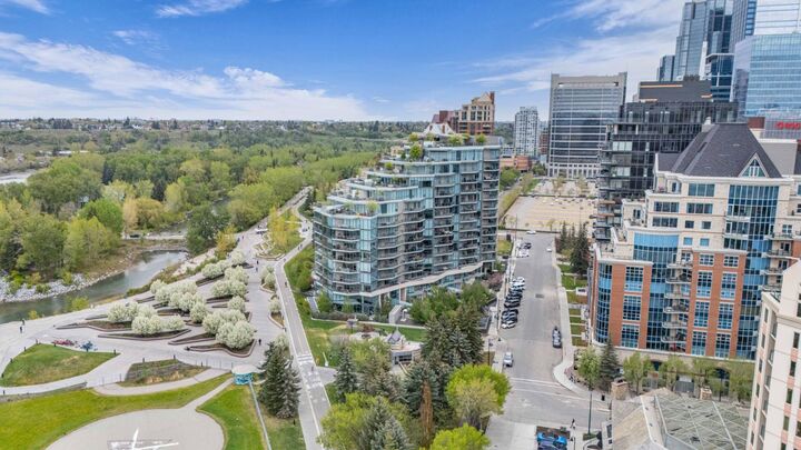 Property Photo: 738 1 Avenue SW 907 AB T2P 5G8