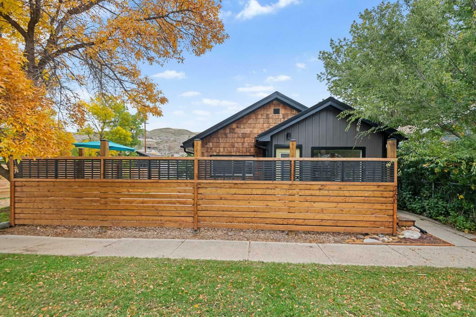 Property Photo: 260 2 Avenue AB T0J 1B0