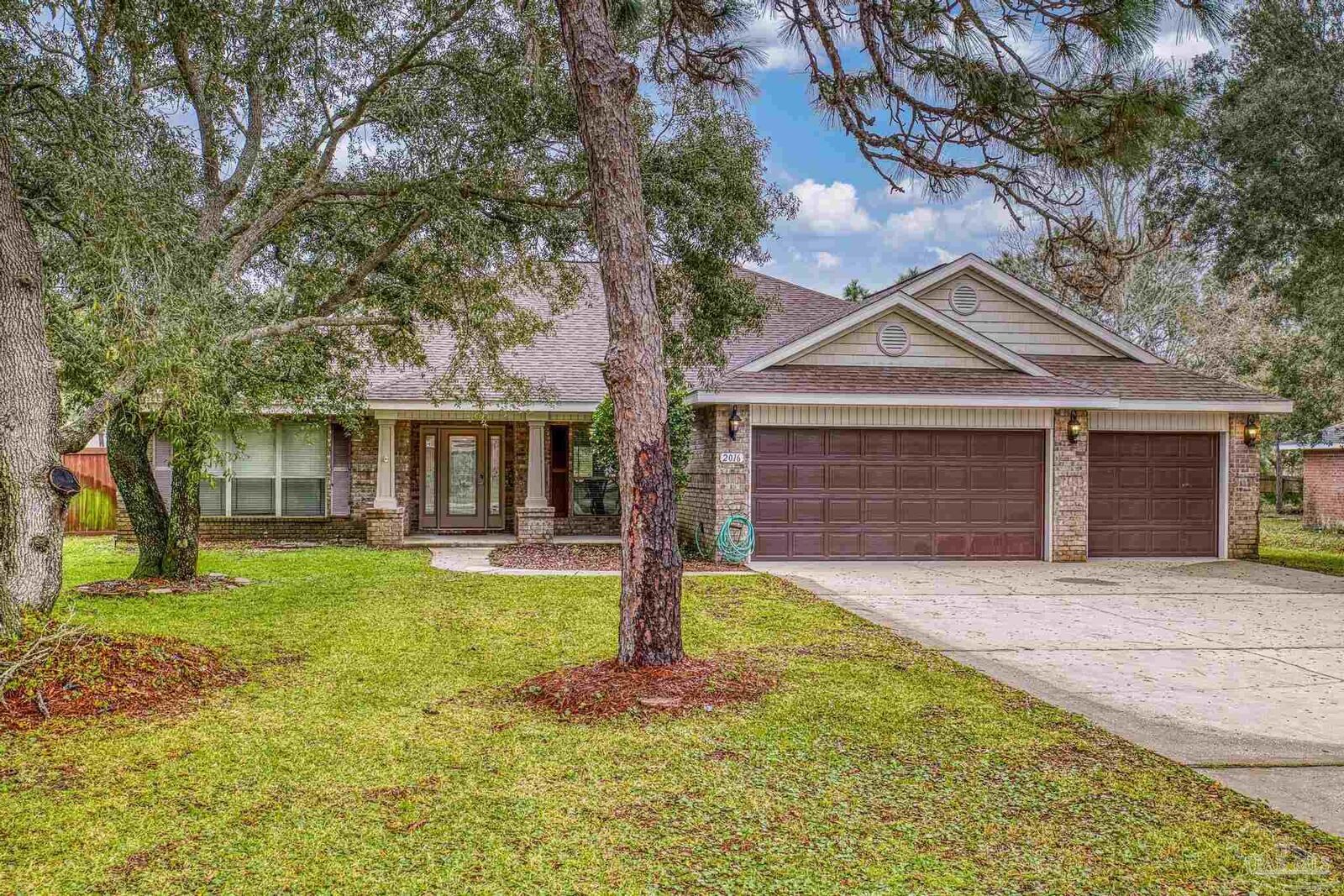 Property Photo:  2016 Anchor Dr  FL 32566 