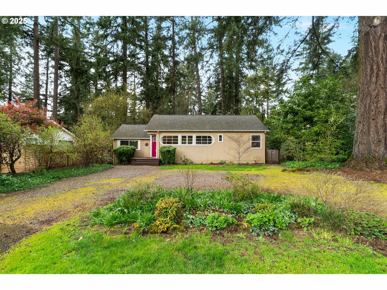 Property Photo: 16675 Bonaire Ave OR 97035