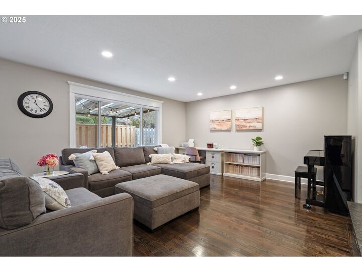 Property Photo:  6275 Clubhouse Cir  OR 97068 