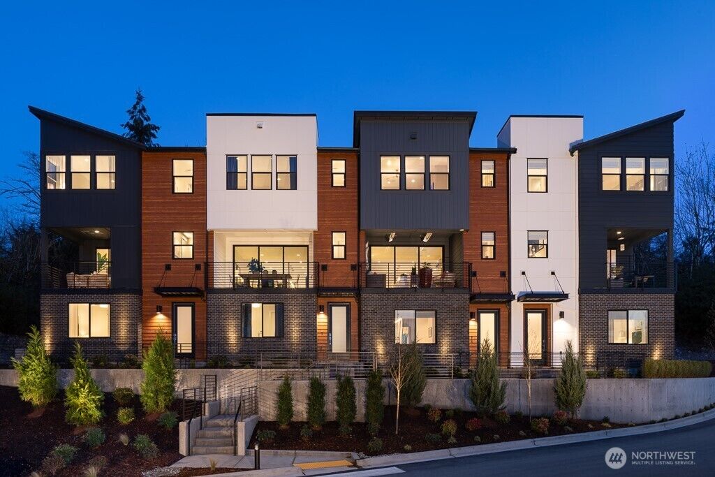 Property Photo:  10824 (Hs 79)  120th Lane NE B  WA 98033 