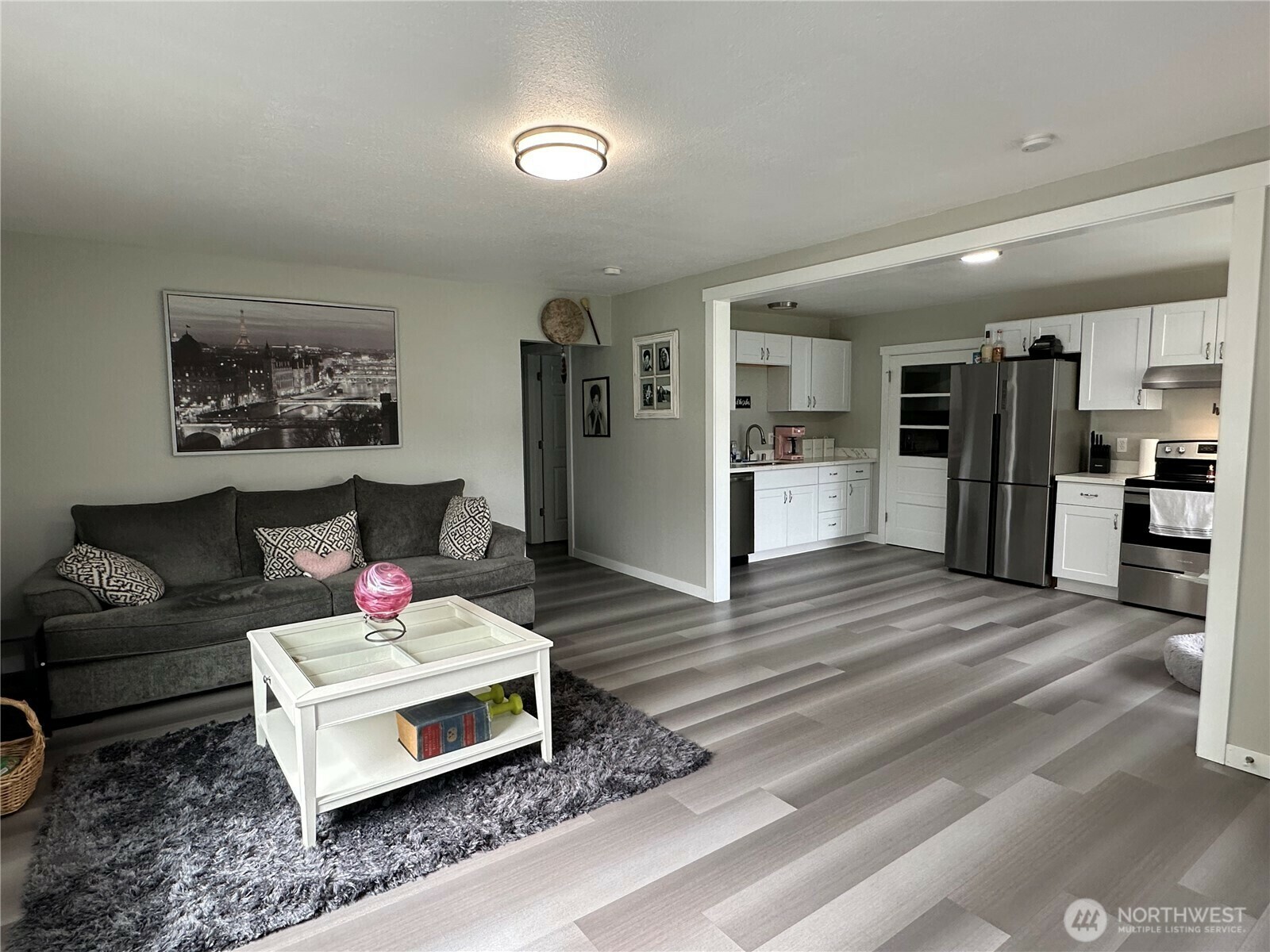 Property Photo:  859 NW New York Avenue  WA 98532 