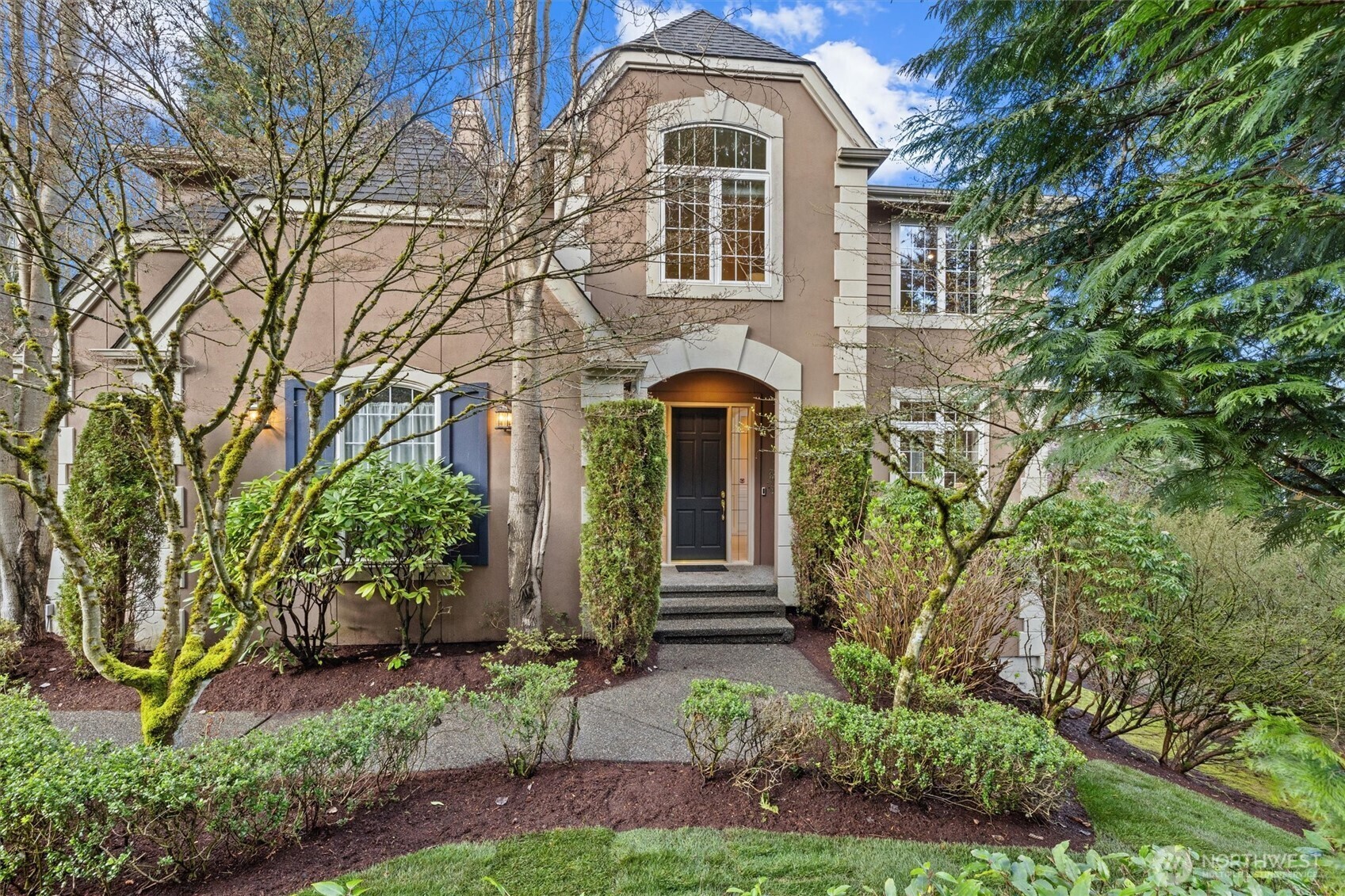 Property Photo: 16050 SE 48th Drive WA 98006