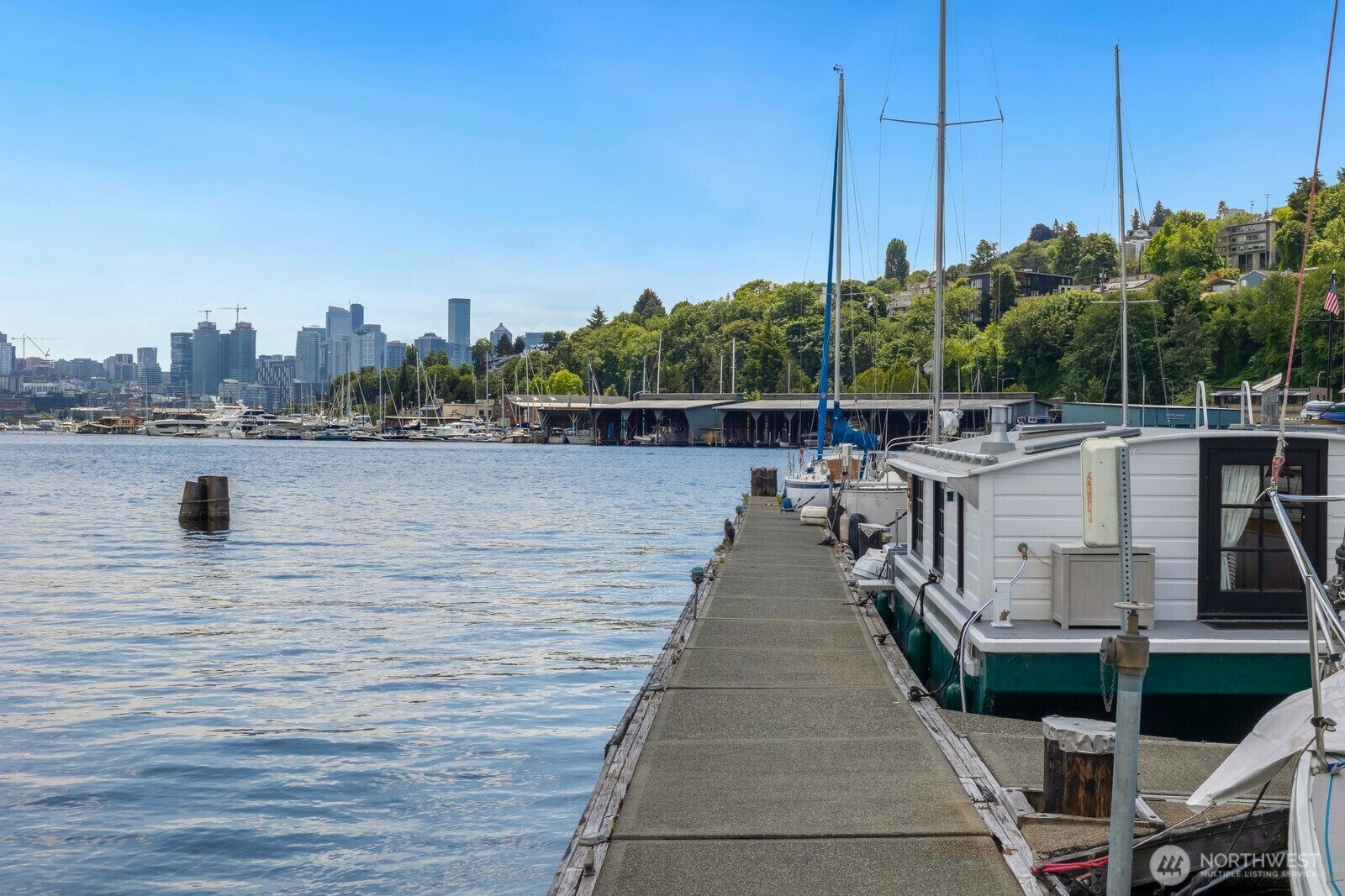 Property Photo: 1101 N Northlake Way 41 WA 98103