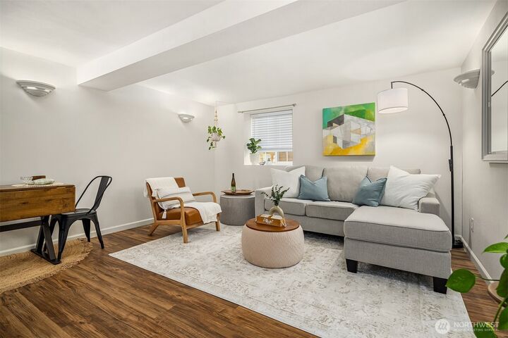 Property Photo:  2511  California Street A  WA 98201 