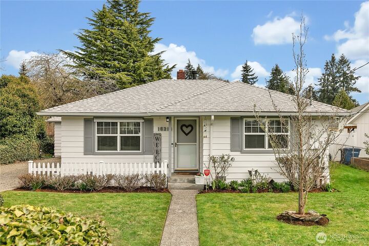 16214  15th Avenue SW  Burien WA 98166 photo