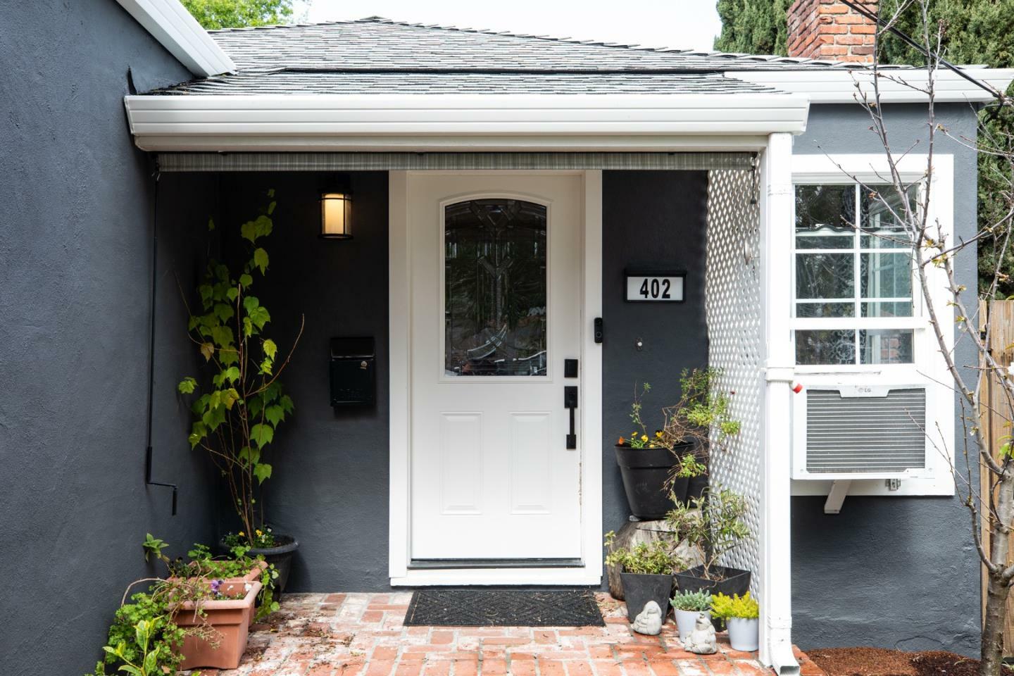 Property Photo: 402 Poplar Avenue CA 94061