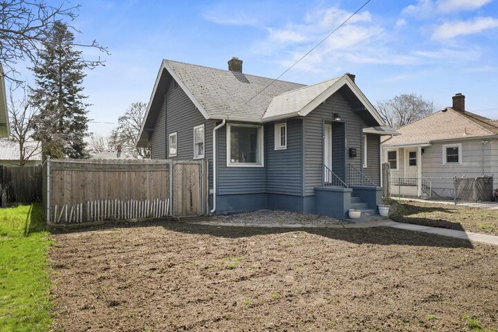 424 E Bridgeport Ave  Spokane WA 99207 photo