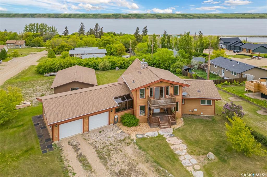 Property Photo: 219 Richard Street SK S0K 4T1