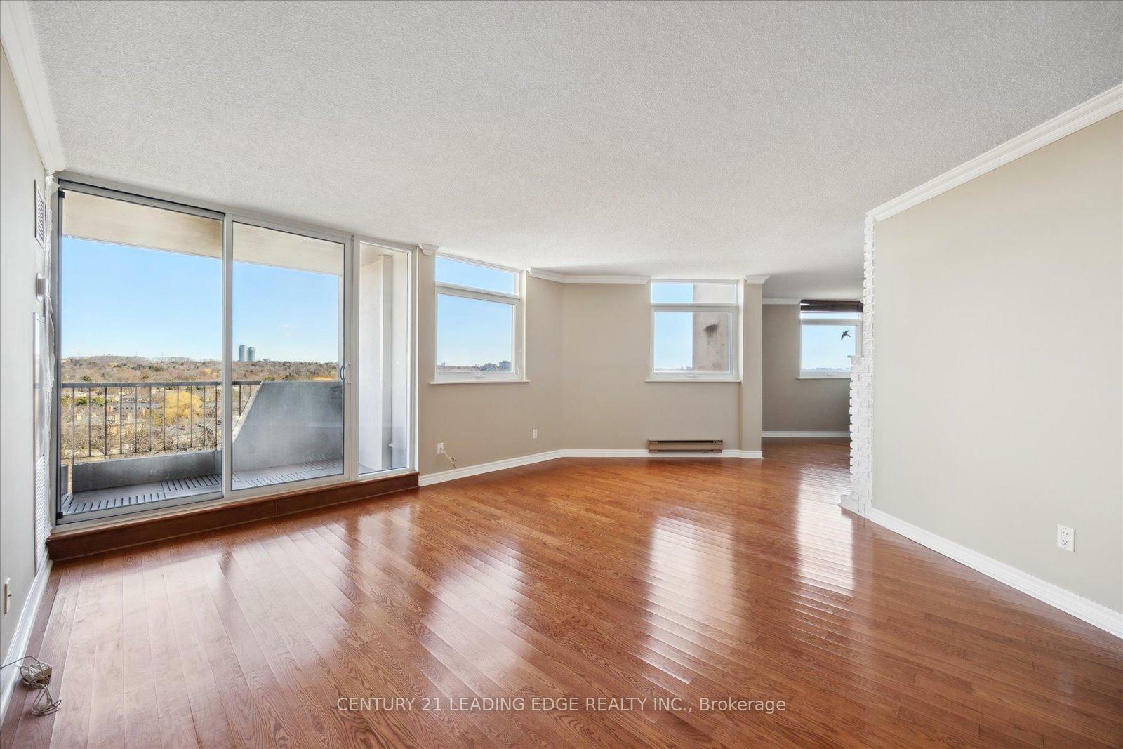 Property Photo: 7811 Yonge Street 1202 ON L3T 4S3