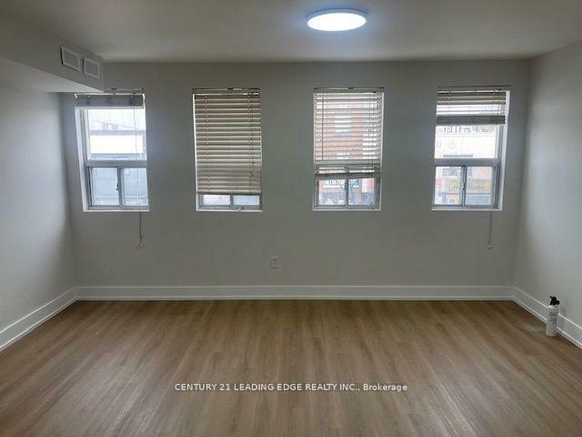 Photo de la propriété: 1567 Eglinton Avenue W 2F ON M6E 2G9