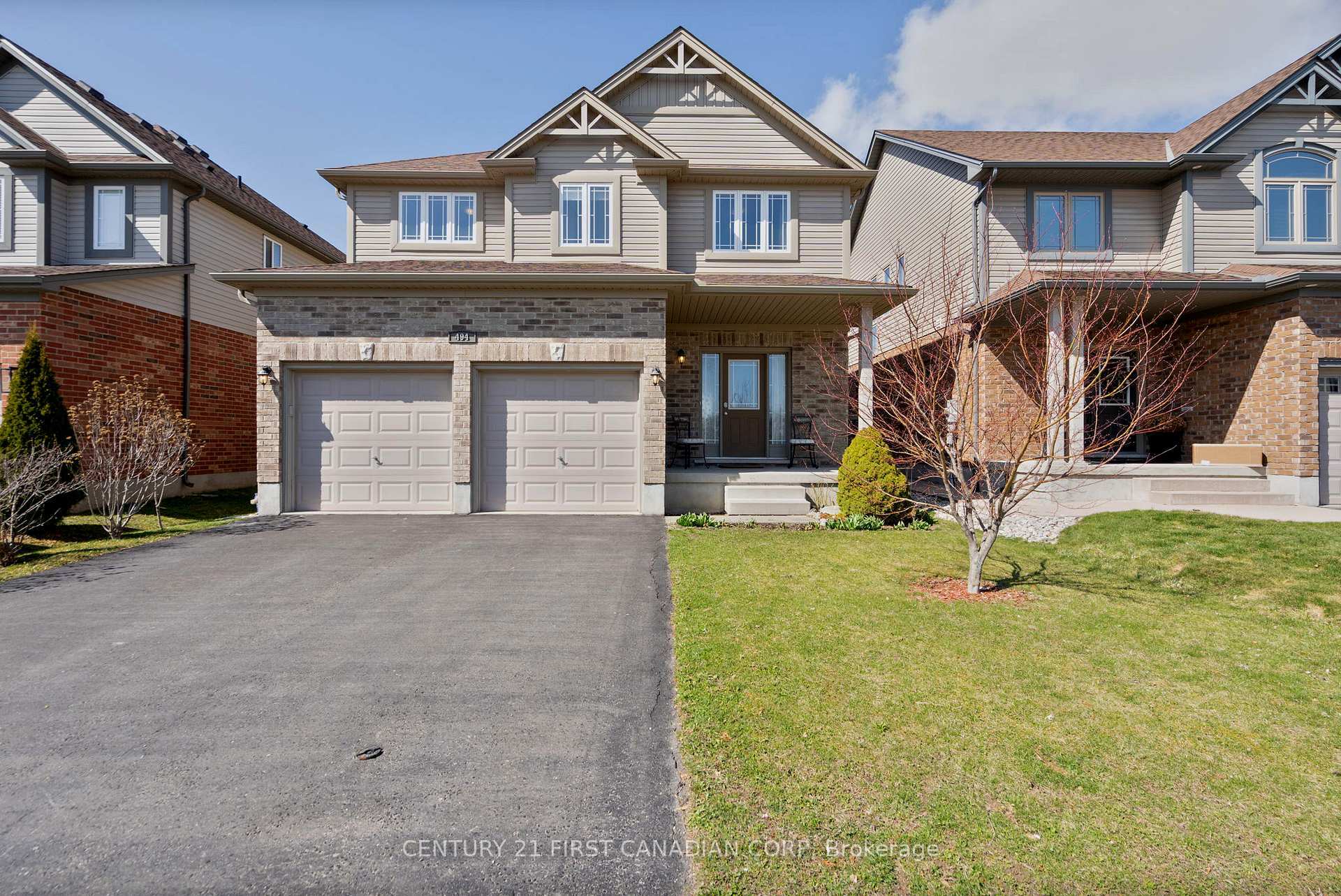 Property Photo: 494 Blackacres Boulevard ON N6G 0J6