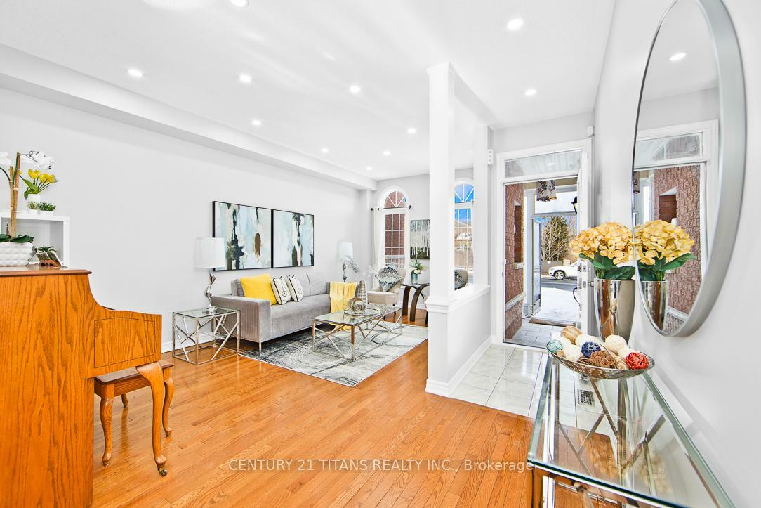 Photo de la propriété: 61 Rizal Avenue ON L6B 0G7