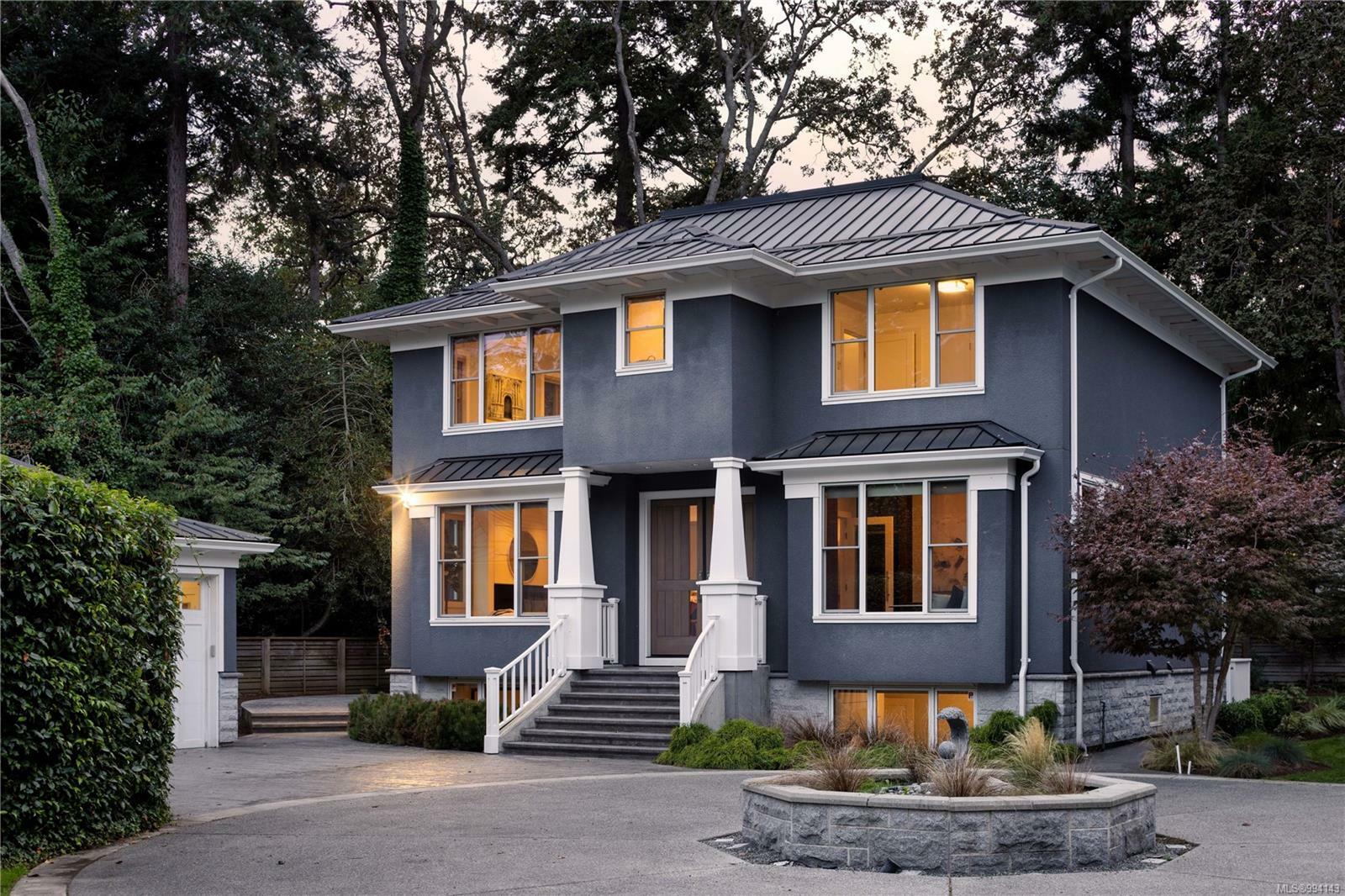Property Photo: 1198 Hewlett Pl BC V8S 4P7