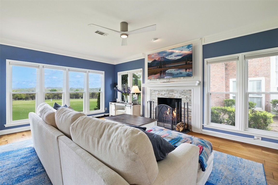 Property Photo: 16 Tournament Way 19 TX 78738
