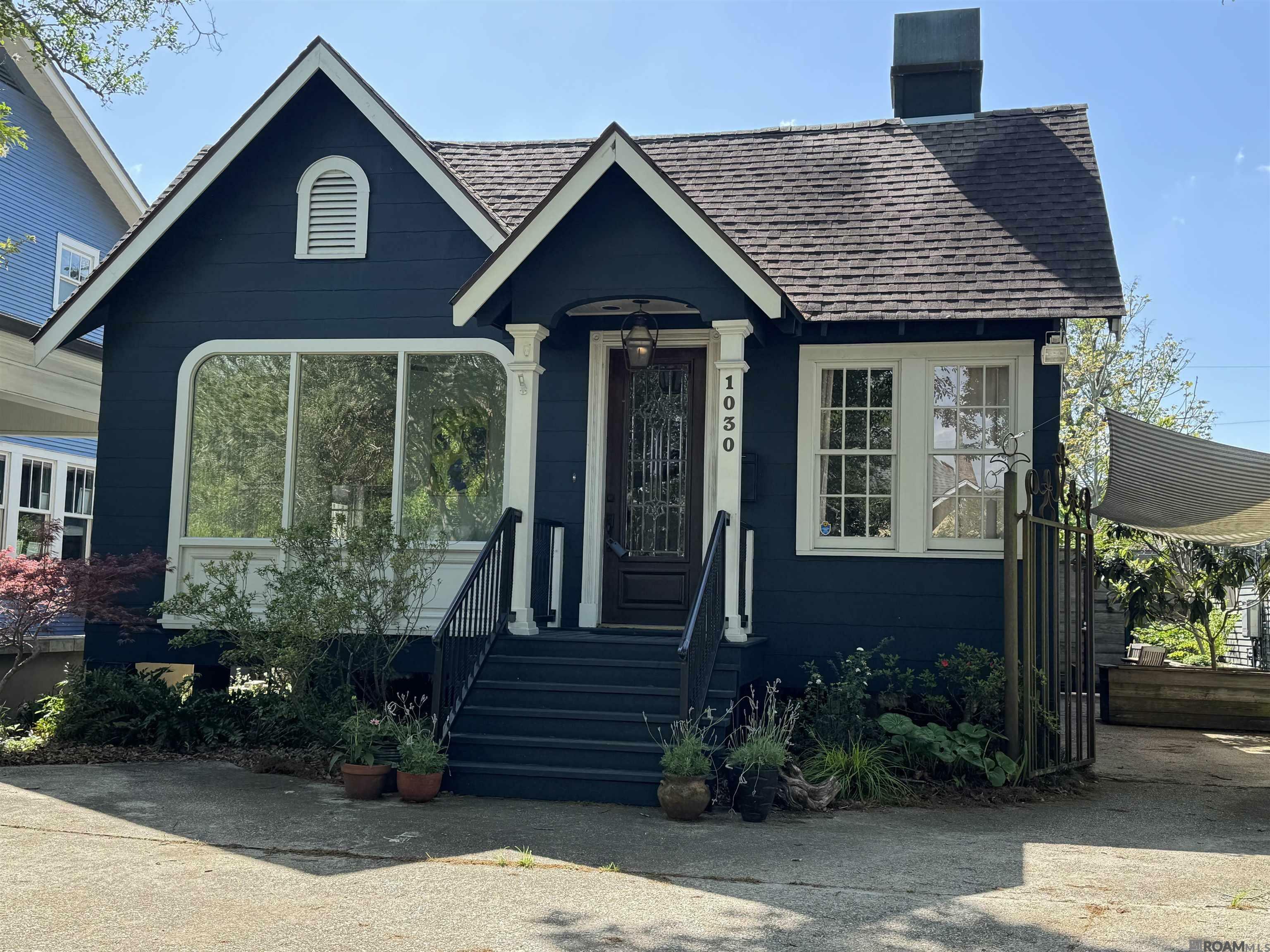 Property Photo: 1030 Park Blvd LA 70806