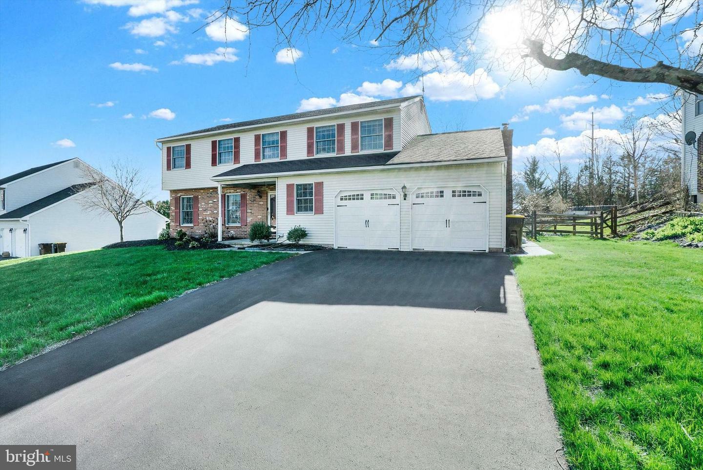 Property Photo: 314 Heatherfield Drive PA 18964