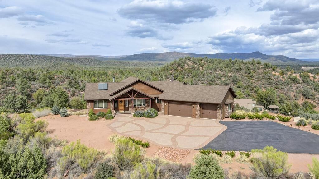 Property Photo:  310 W Latigo Lane  AZ 85541 