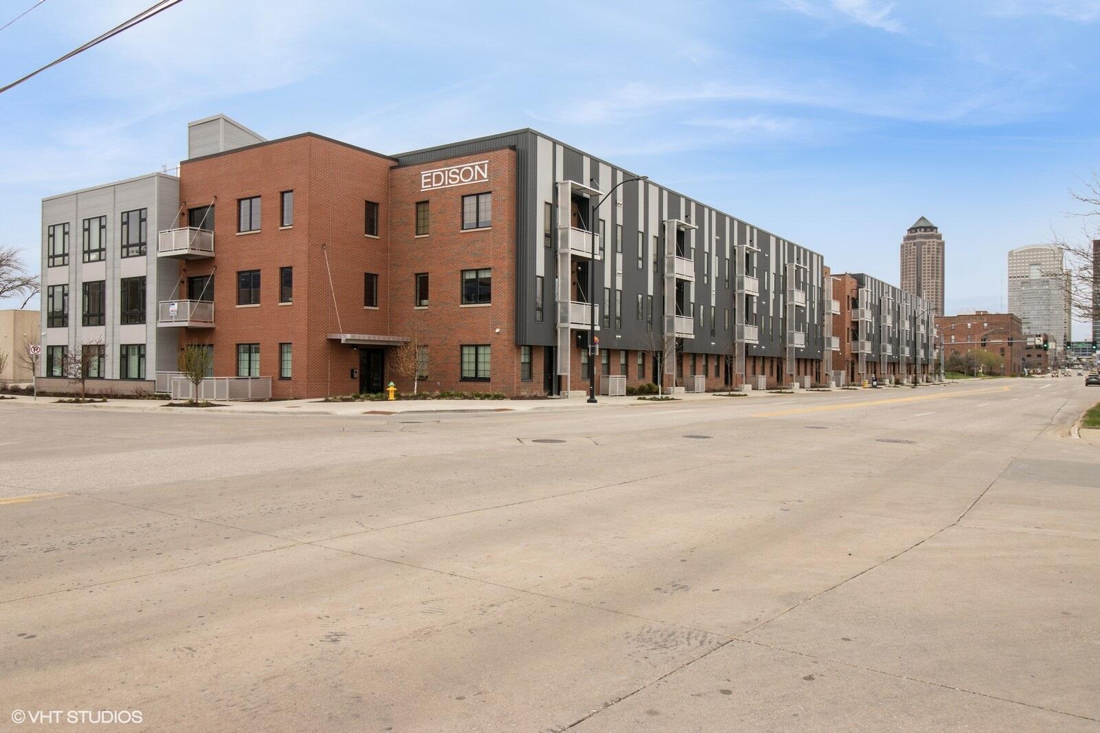 450 SW 7th Street 209  Des Moines IA 50309 photo