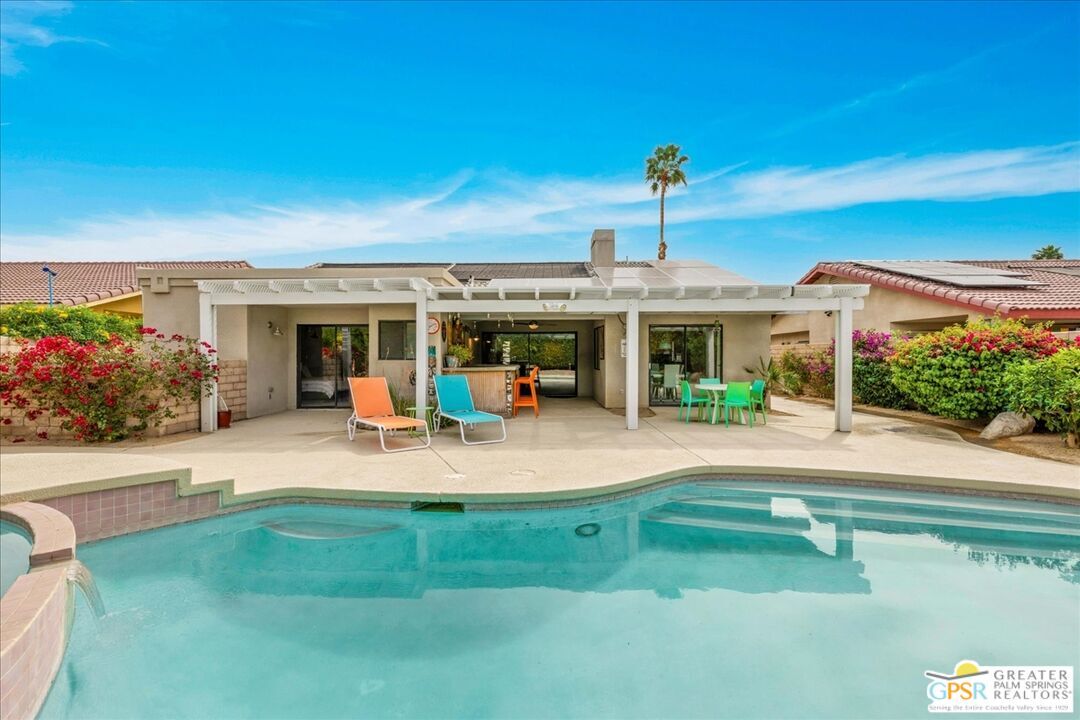 Property Photo: 40669 Meadow Ln CA 92260