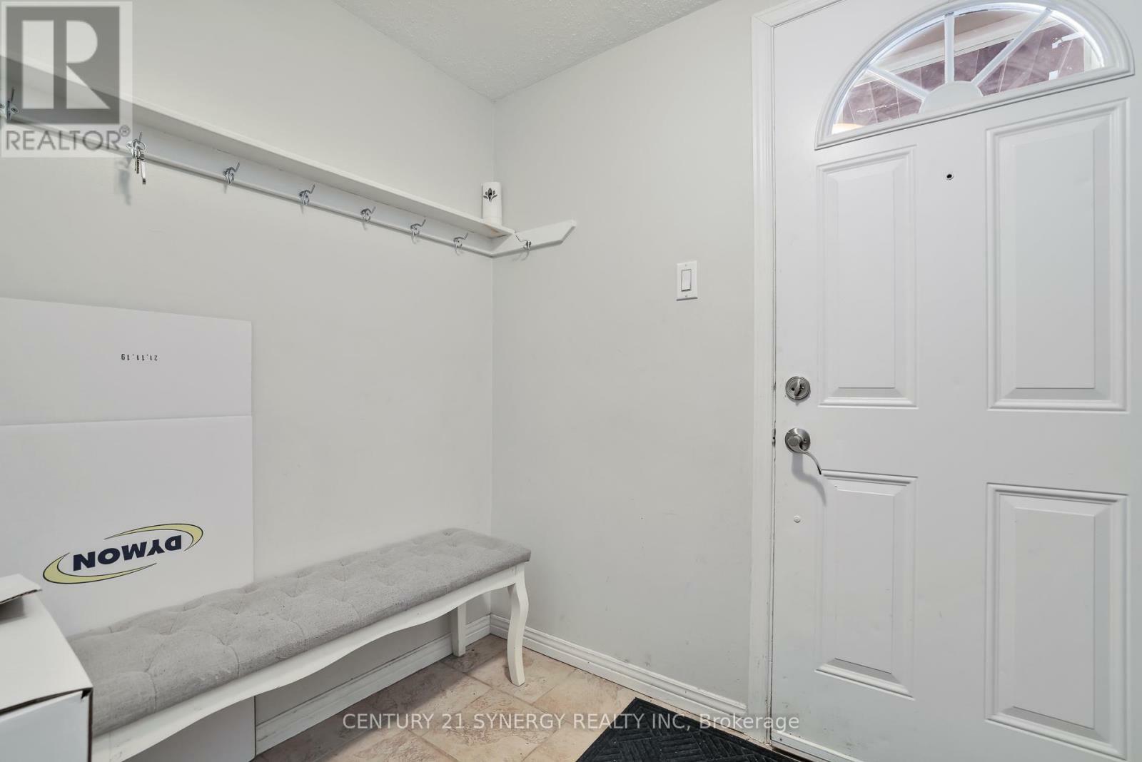 Property Photo: 3415 Uplands Drive North 17 ON K1V 9N3