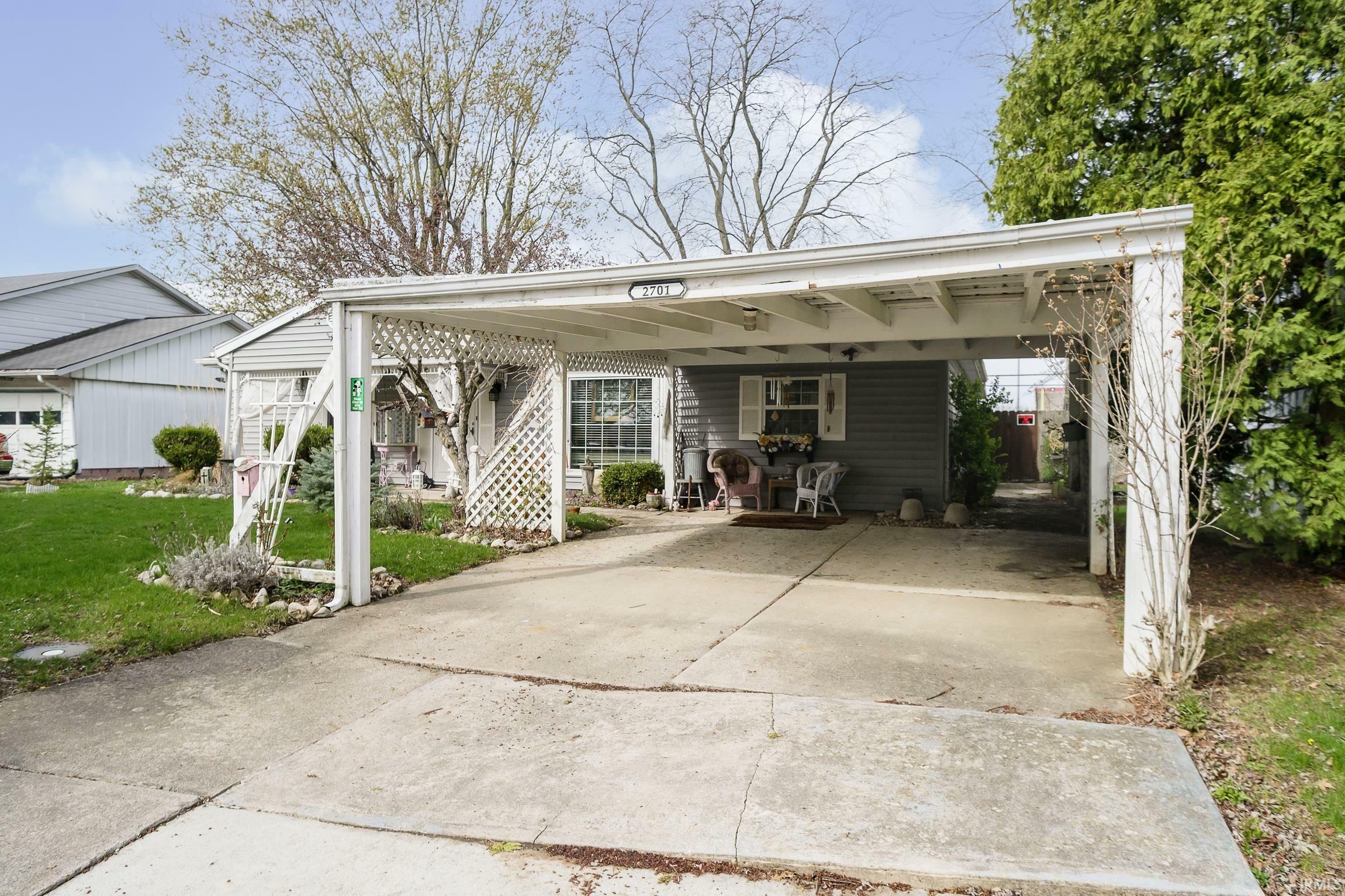 Property Photo: 2701 N Richmond Drive IN 47304-6411