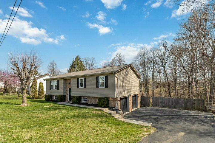 Property Photo: 200 Brandon Drive KY 40701