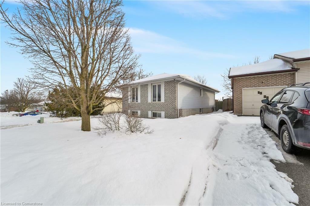 Property Photo: 1337 Tudor Crescent ON K0L 1X1