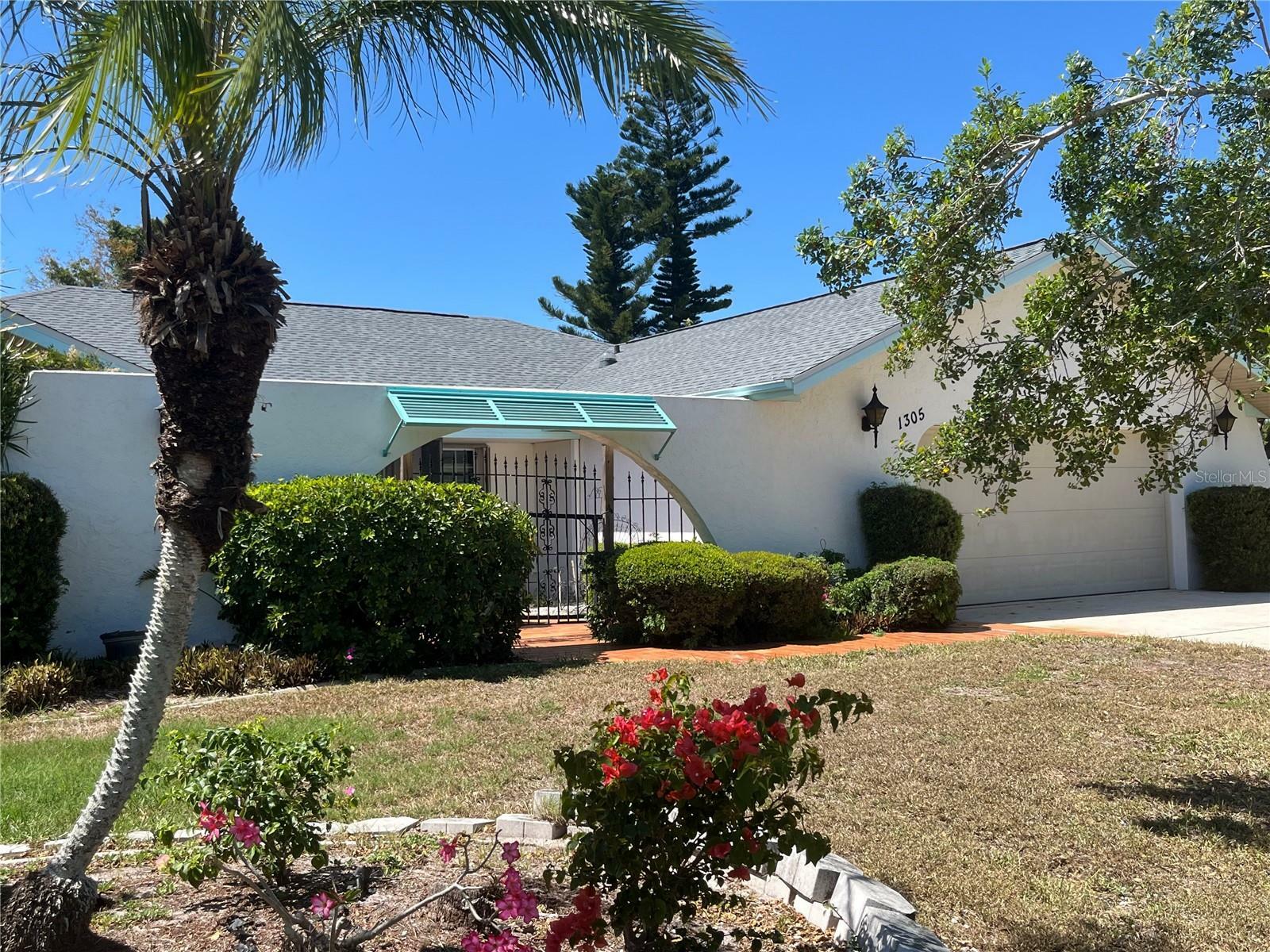 Property Photo: 1305 Alton Road FL 33952