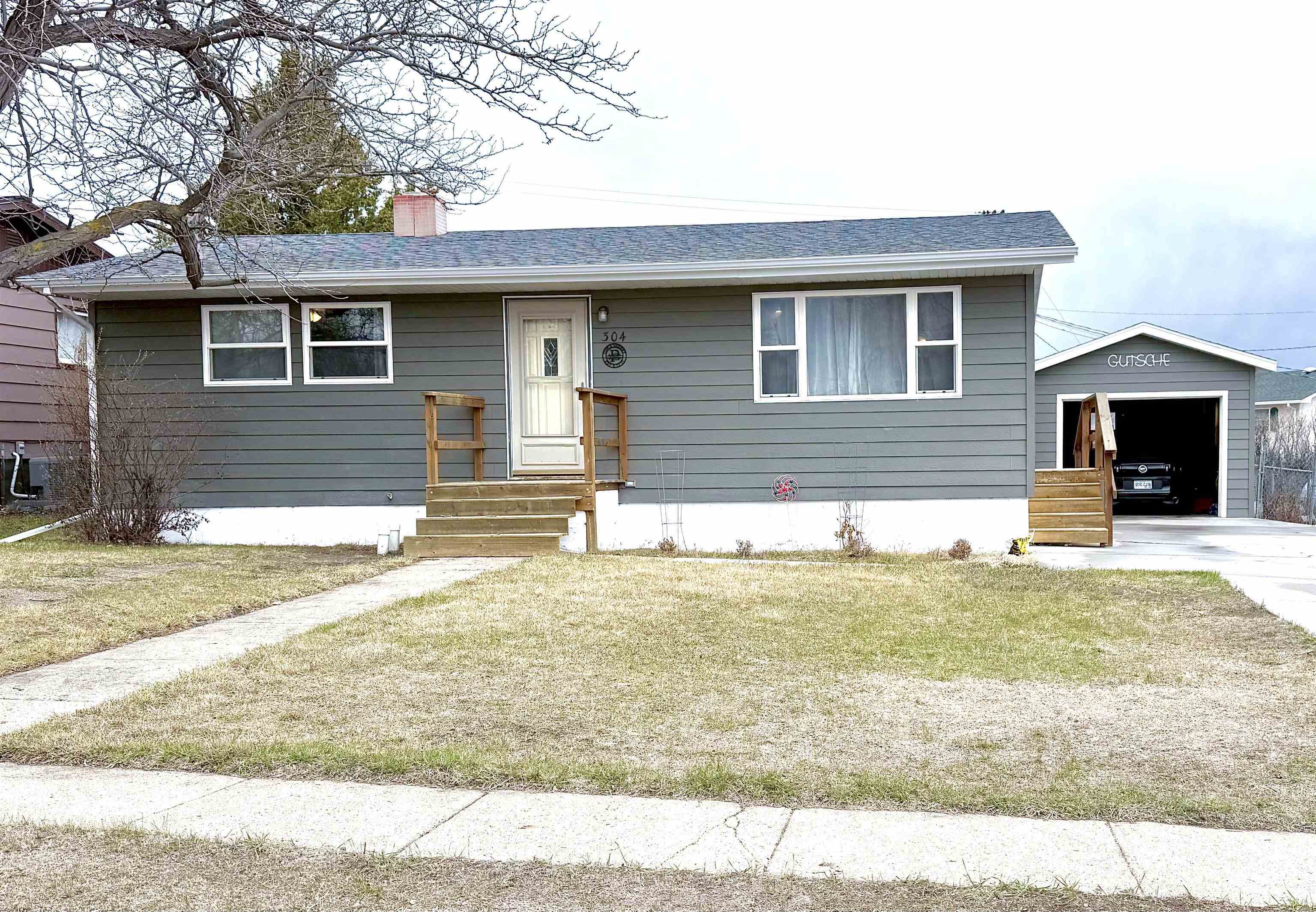 Property Photo: 304 10th Avenue SD 57735-0000