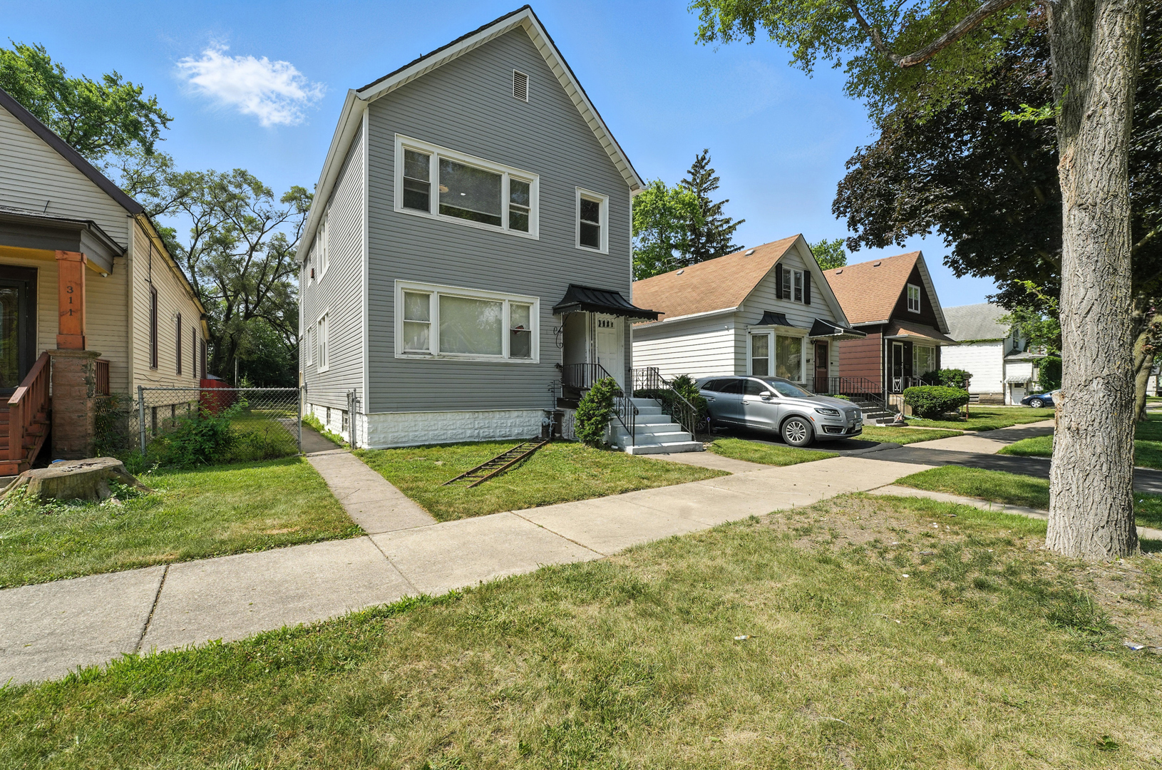 Property Photo: 307 E 136th Place IL 60827