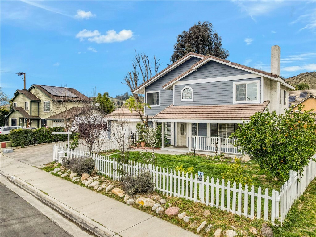 Property Photo: 19659 Four Oaks Street CA 91351