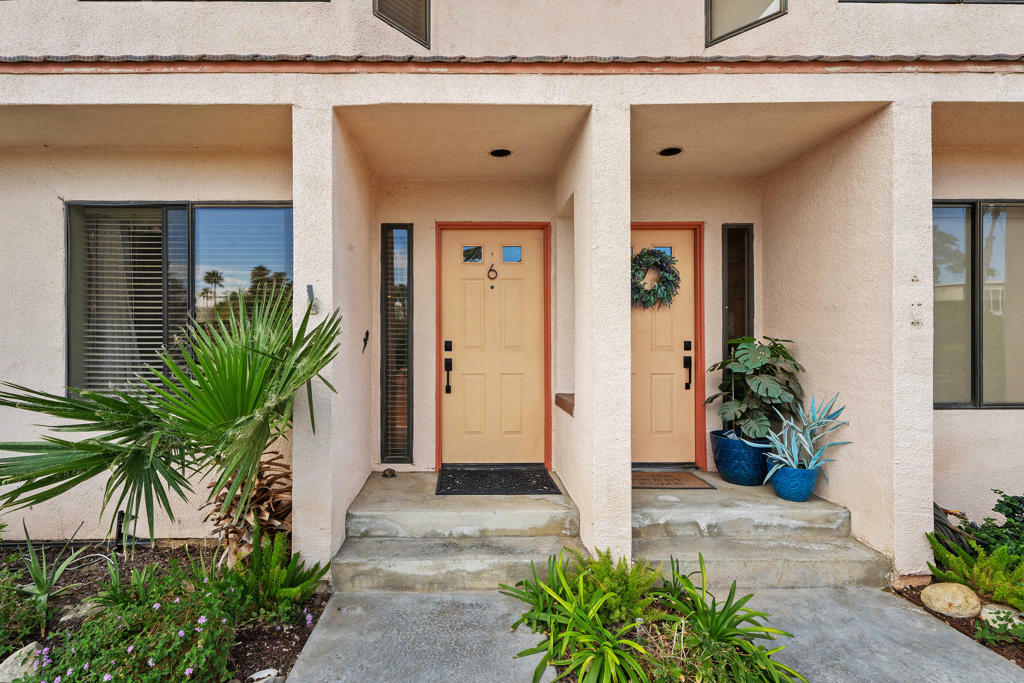 Property Photo: 401 E Vista Chino 6 CA 92262