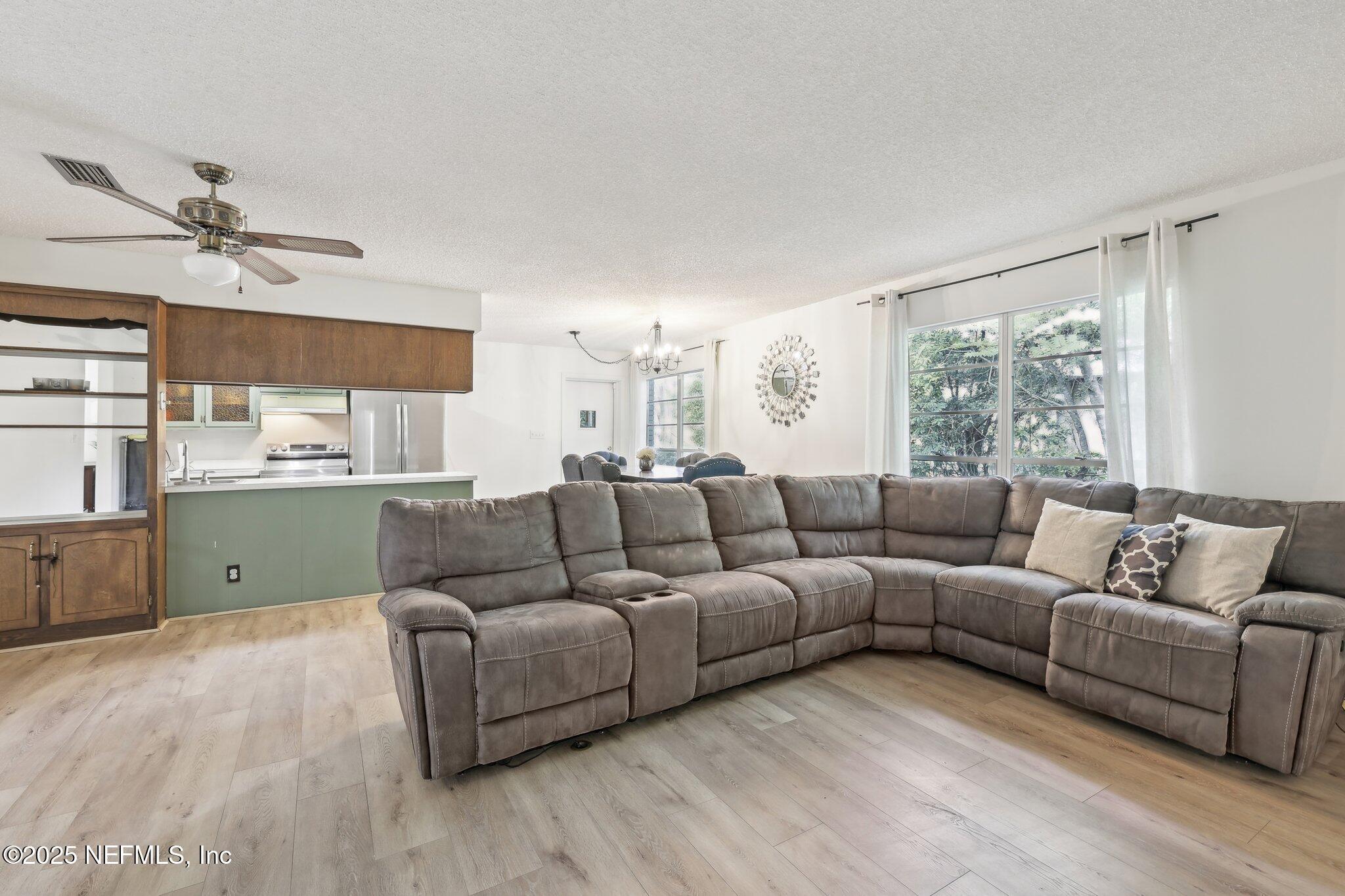 Property Photo: 1800 Laurel Street FL 32177