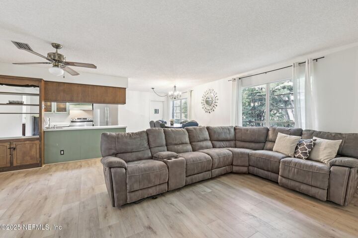 Property Photo: 1800 Laurel Street FL 32177