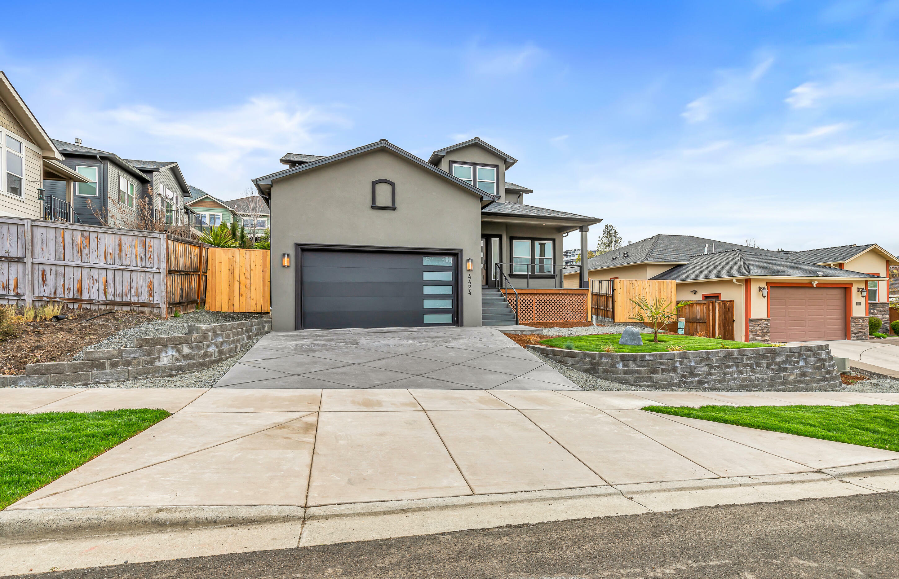 Property Photo: 4424 Park Ridge Drive OR 97504