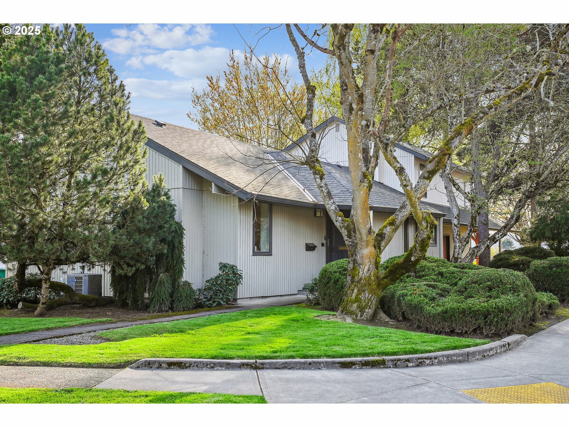 5305 SE 34th Ave  Portland OR 97202 photo