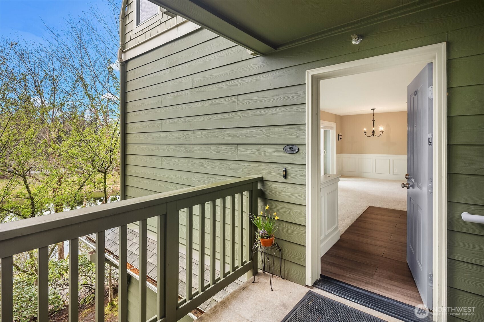 1957  23rd Place NE 201  Issaquah WA 98029 photo