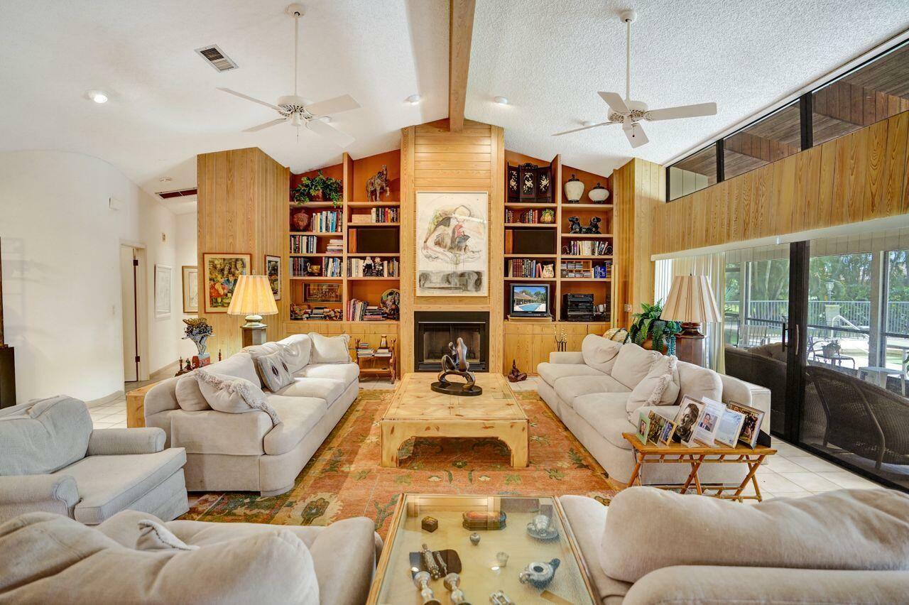 Property Photo: 13179 Camero Way FL 33418