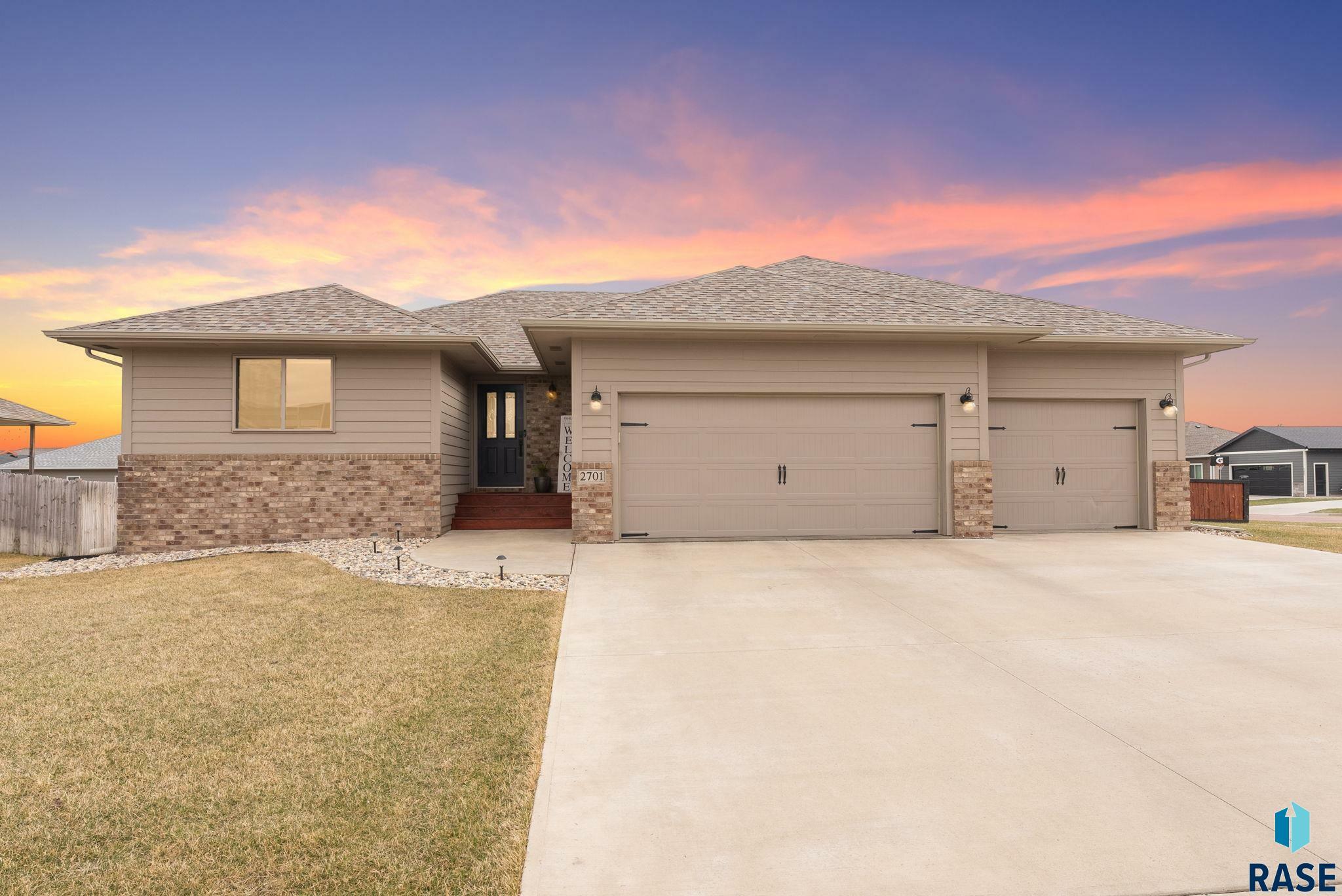 Property Photo: 2701 E Palmer St SD 57005