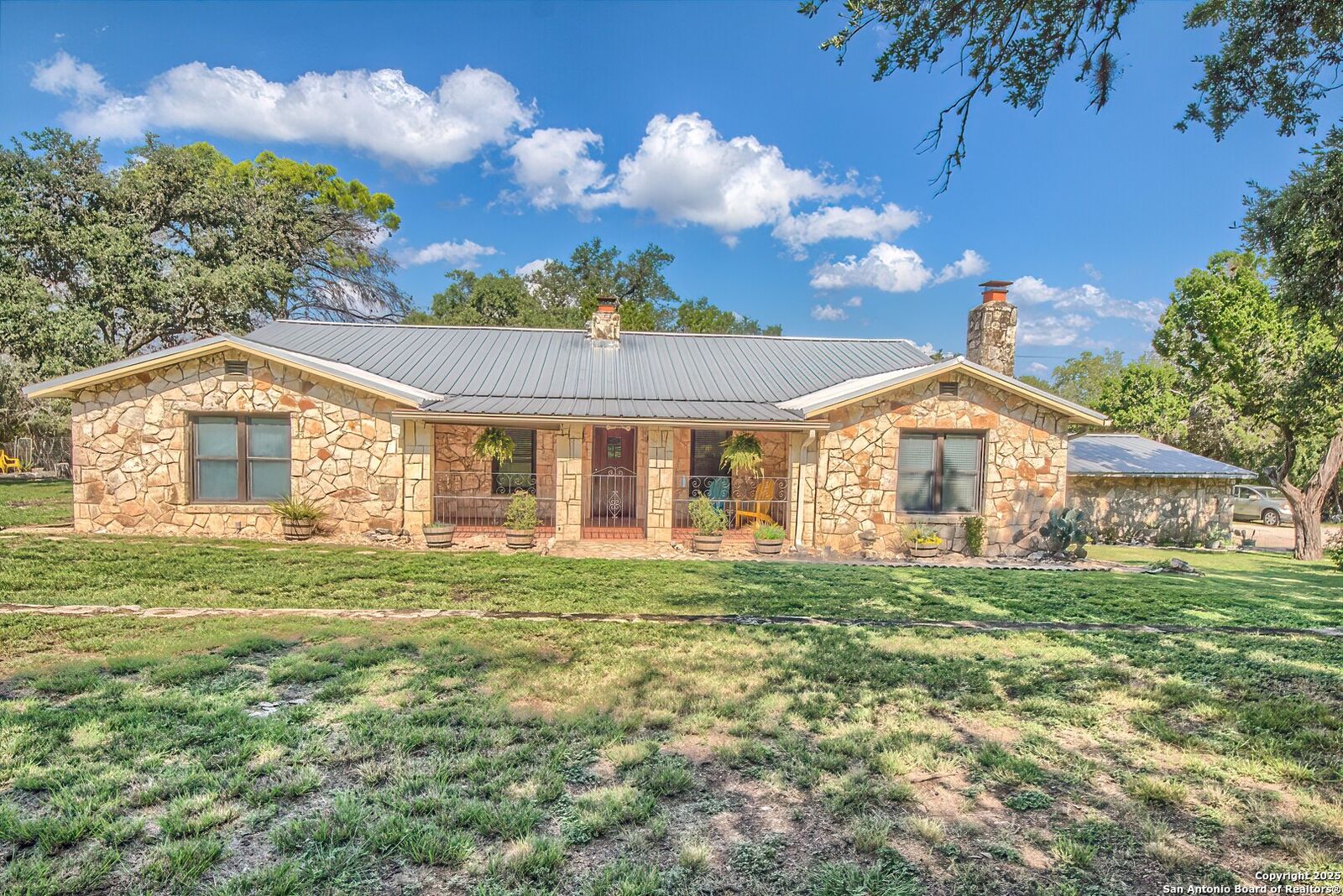 Property Photo: 6986 County Road 271 TX 78056